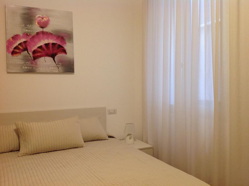 B&B A Casa Di Amici Giardini-Naxos Zimmer foto