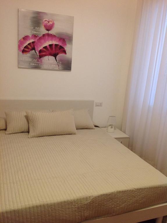 B&B A Casa Di Amici Giardini-Naxos Zimmer foto